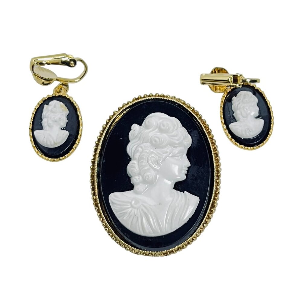 Gold Tone, Black & White Celluloid Cameo Brooch With Clip On Earrings (5724)